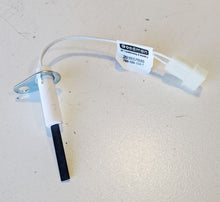 Load image into Gallery viewer, Ignitor 201657-03S ottawa for Goodman &amp; Amana | OttawaFurnaceParts.ca